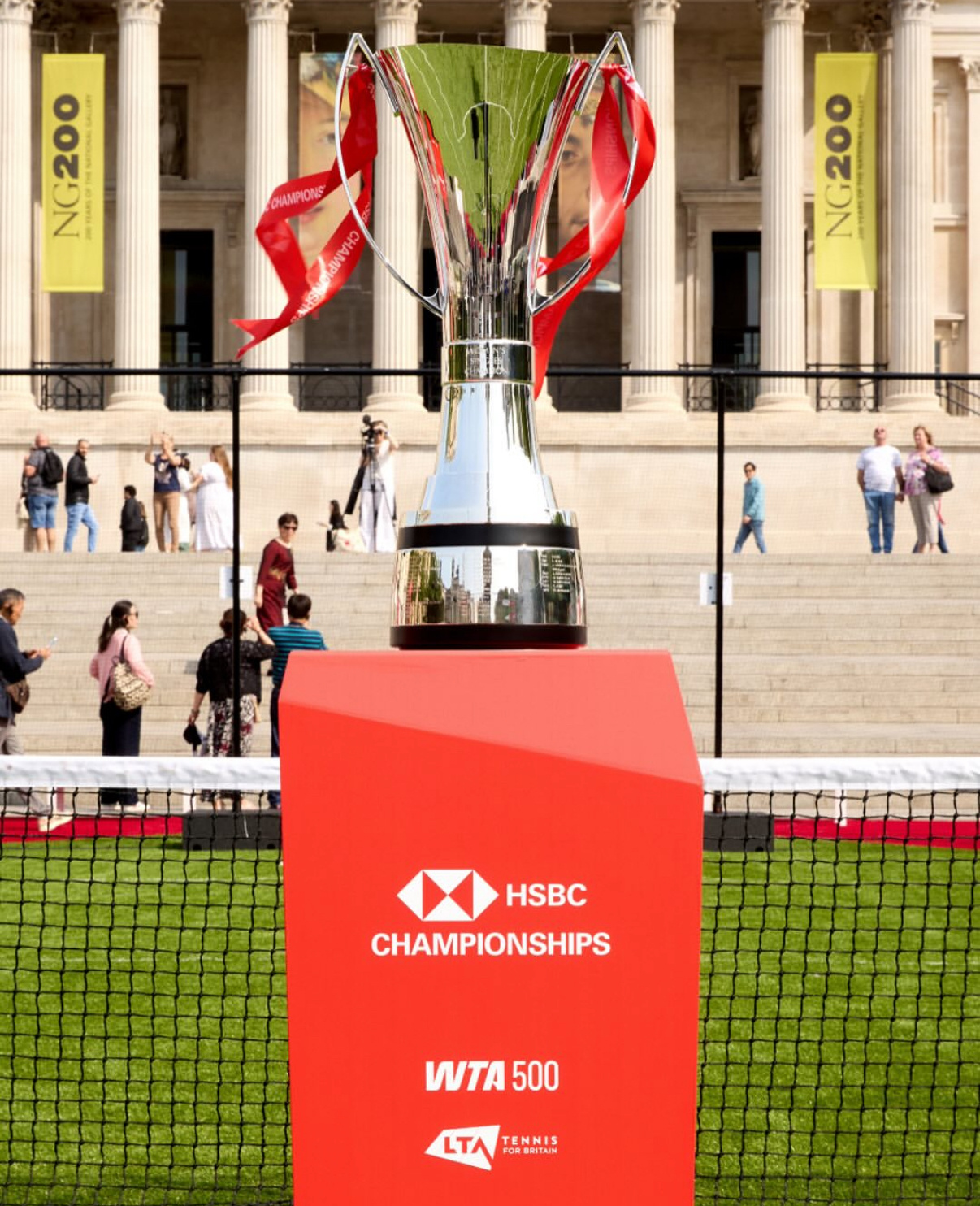 包含赛前布莱顿临场应变——葡超节点到来，媒体盛赞，控场能力受关注的词条